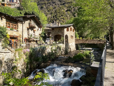 Photo 1 de Os de Civis