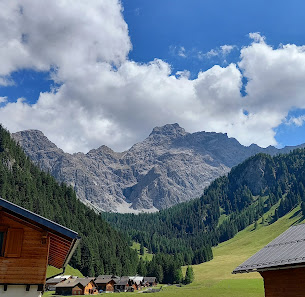 Photo 1 de Nenzinger Himmel