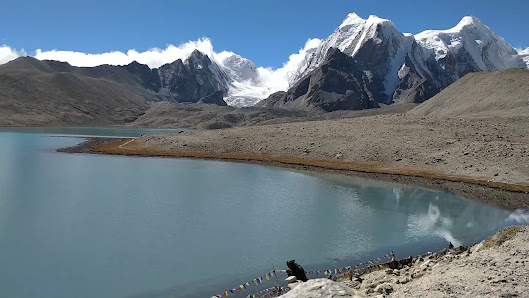 Photo 3 de Gurudogmar Lake