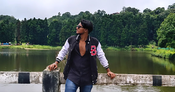 Photo 2 de Miri Lake