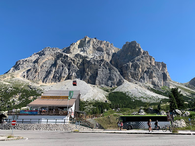 Photo 1 de Passo Falzarego