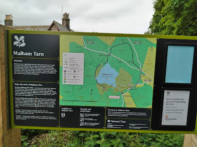 Photo 2 de Malham Tarn