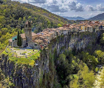 Photo 1 de Castellfollit