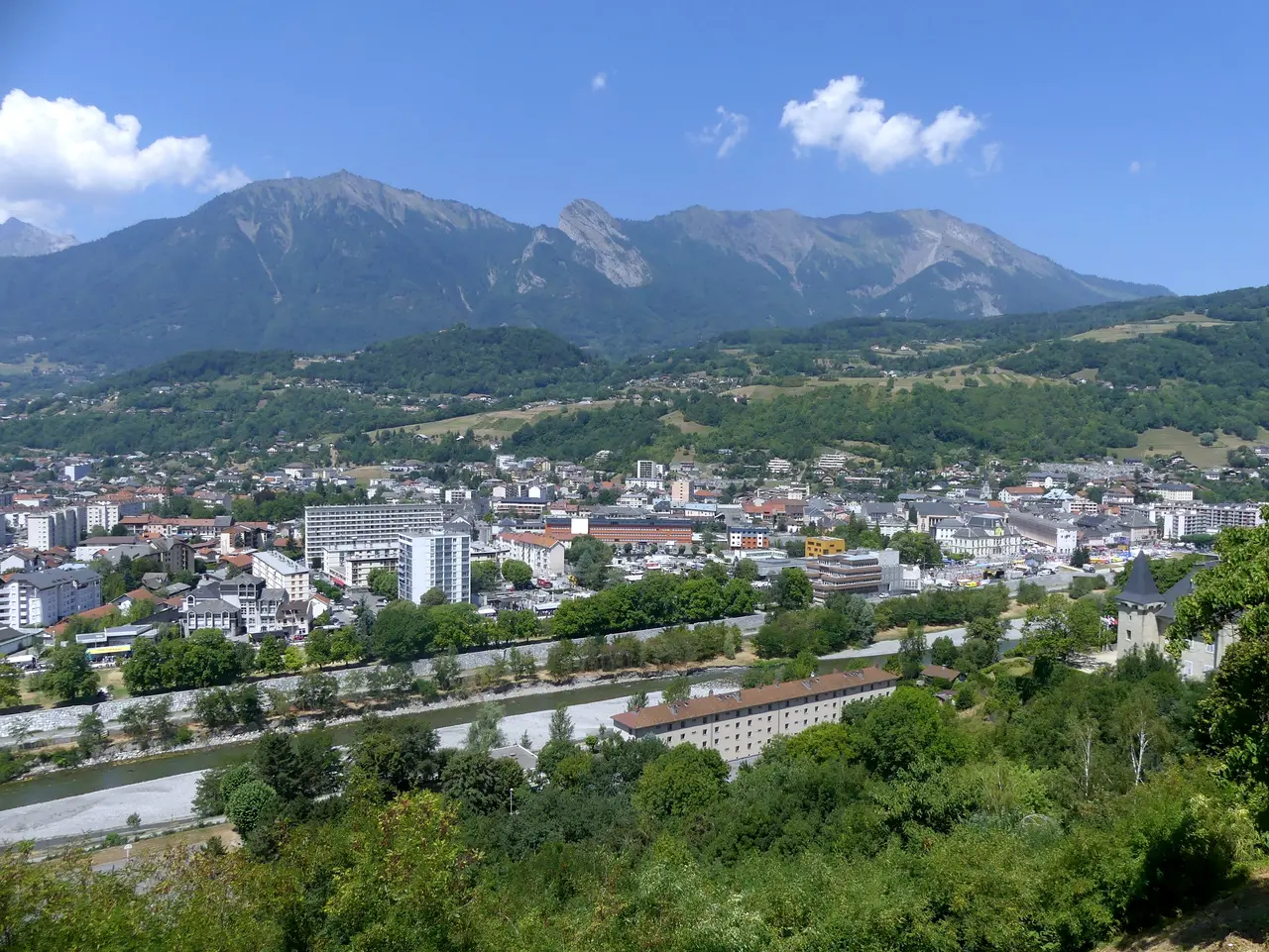 Albertville depuis le belvédère de Conflans (été 2018)