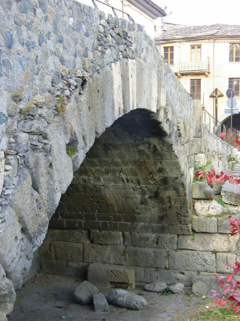 Aoste, roman bridge - i