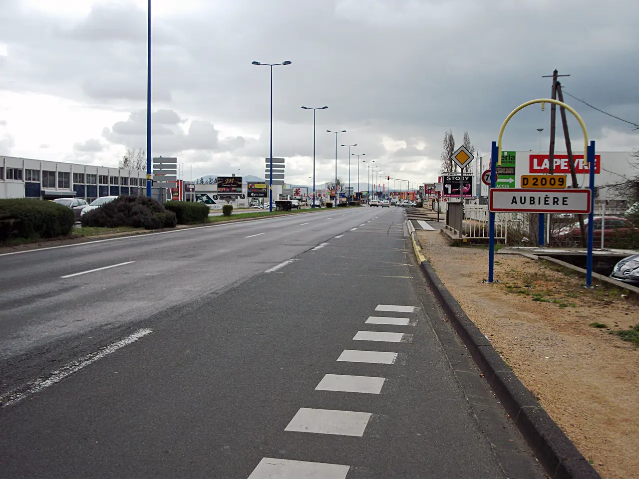 Entrée Aubière par D 2009 2015-04-03