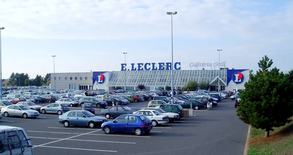 Hypermarché 'E LECLERC' (AVERMES,FR03)