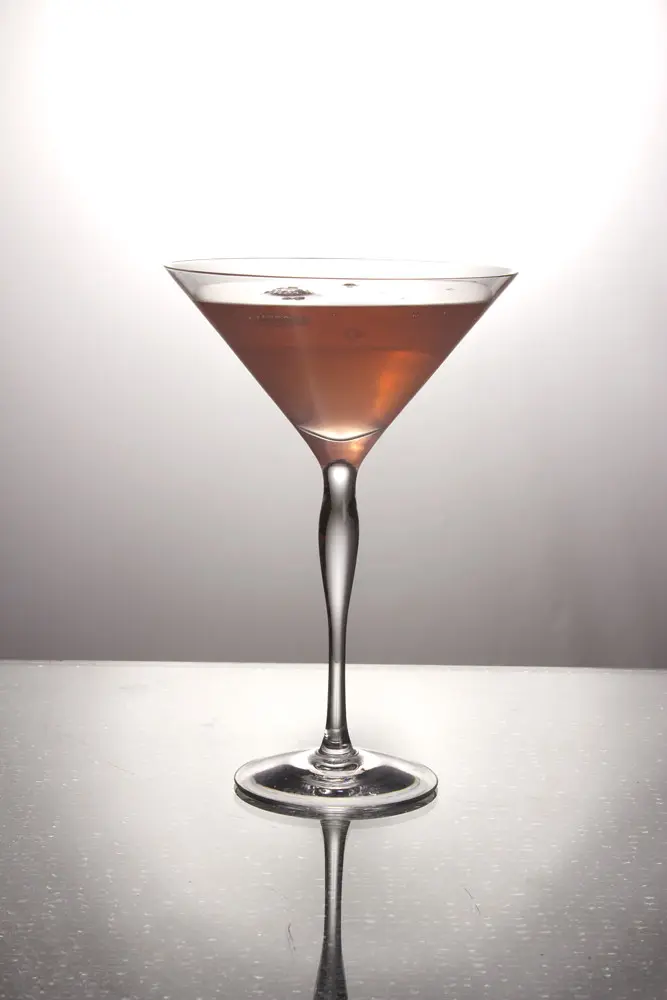 Cocktail in Orrefors Balans Martini Glass