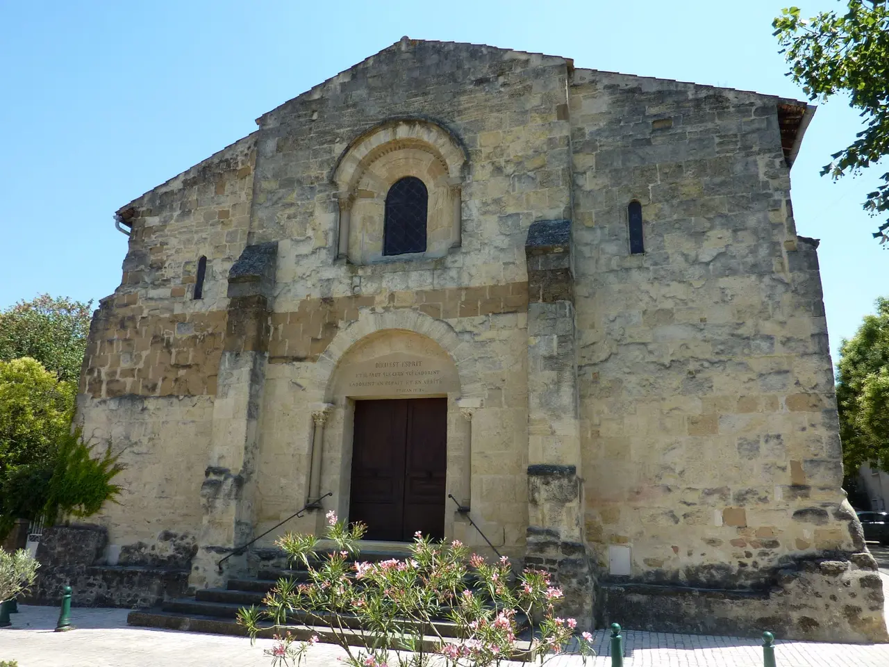 File:Église simultanée de Beaumont-lès-Valence (02).jpg