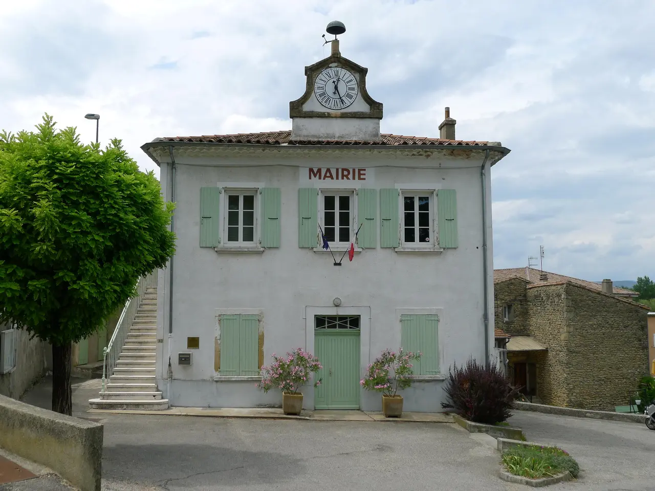 Mairie de Beauvallon 2011-08-05-006