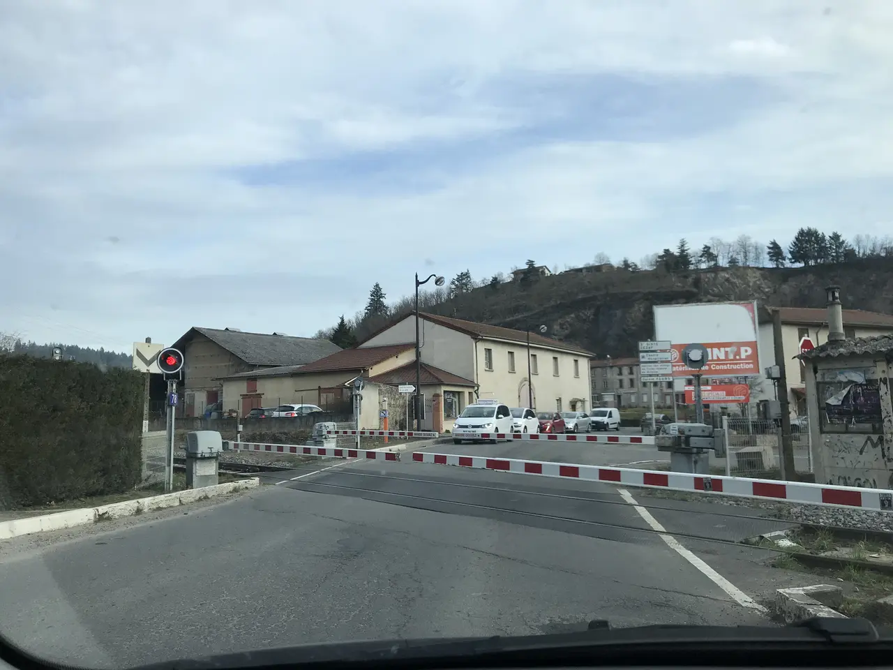 Boën-sur-Lignon - Passage à niveau