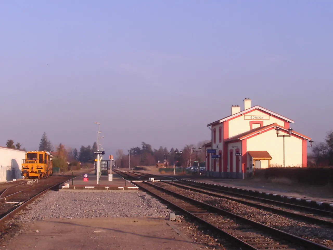 Gare de Bonson coté voies