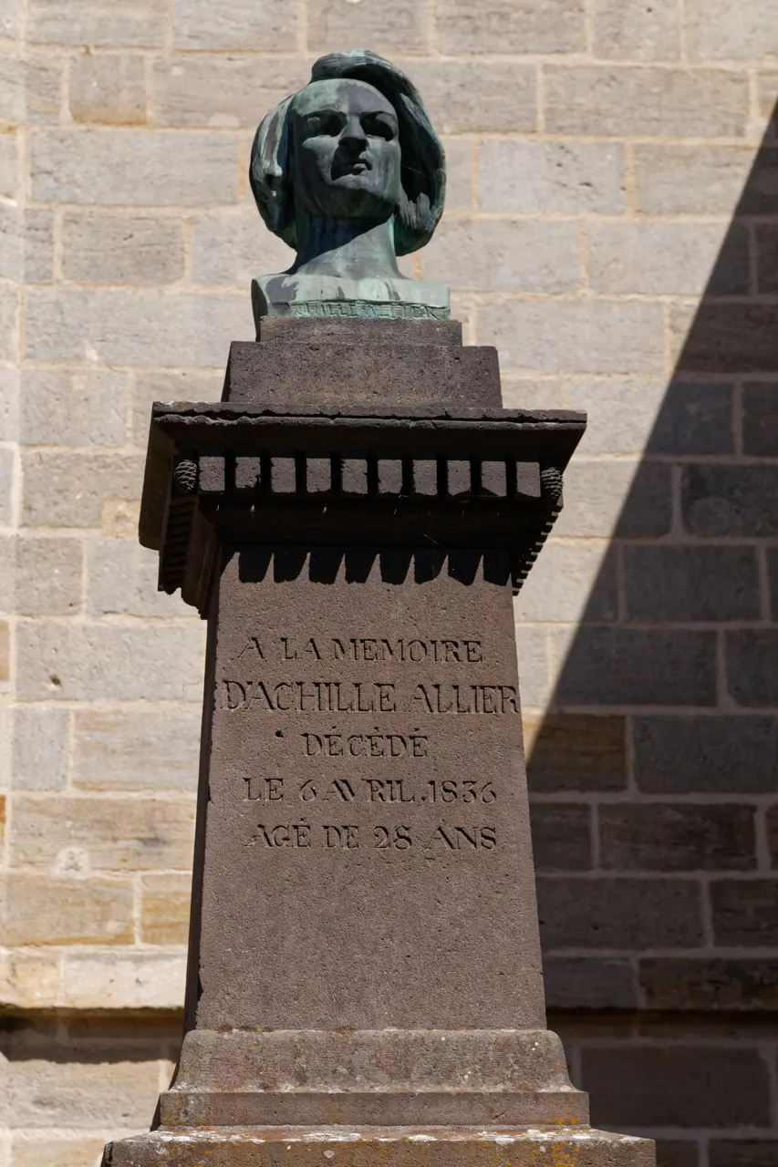 Bourbon l'Archambault-Buste d'Achille Allier-20200807
