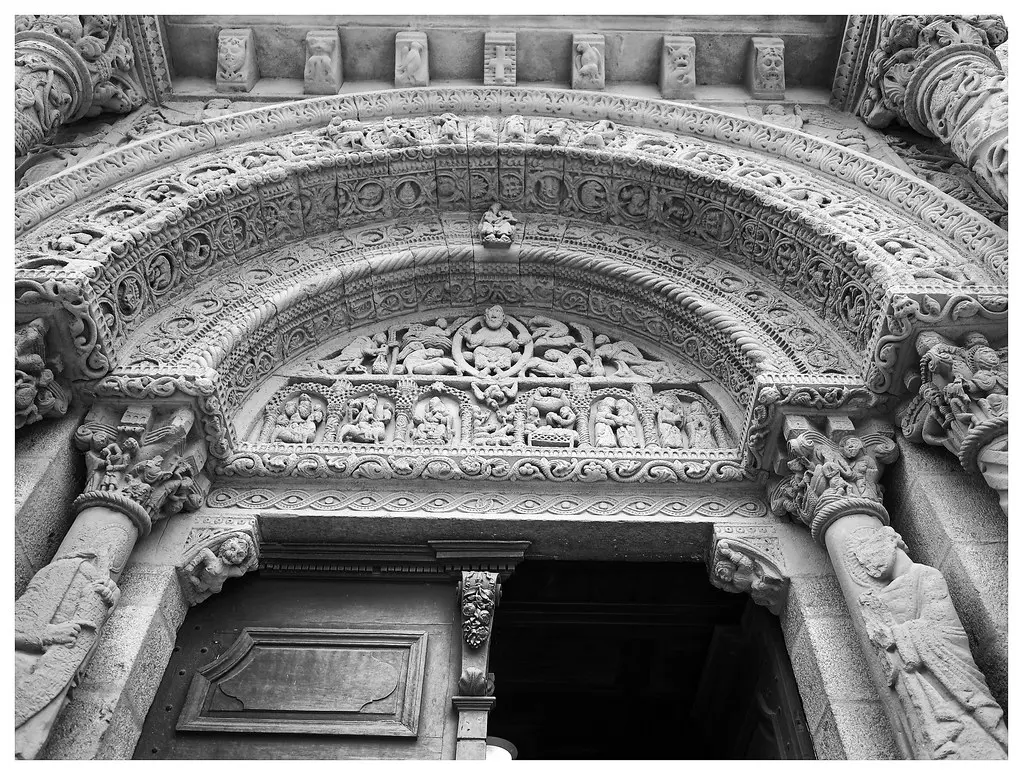 Portail principal de l’église Saint-André de Bourg-Argental