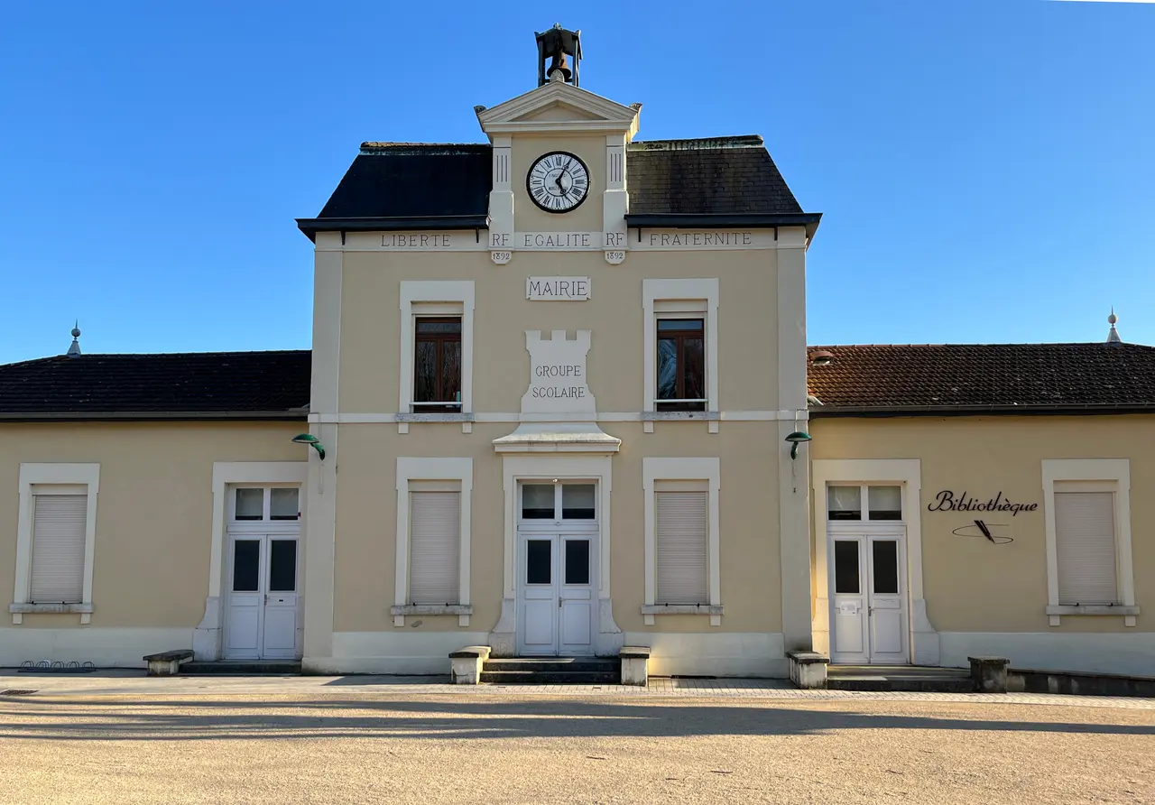 Former town hall of Bourg-Saint-Christophe (March 2022) - 2