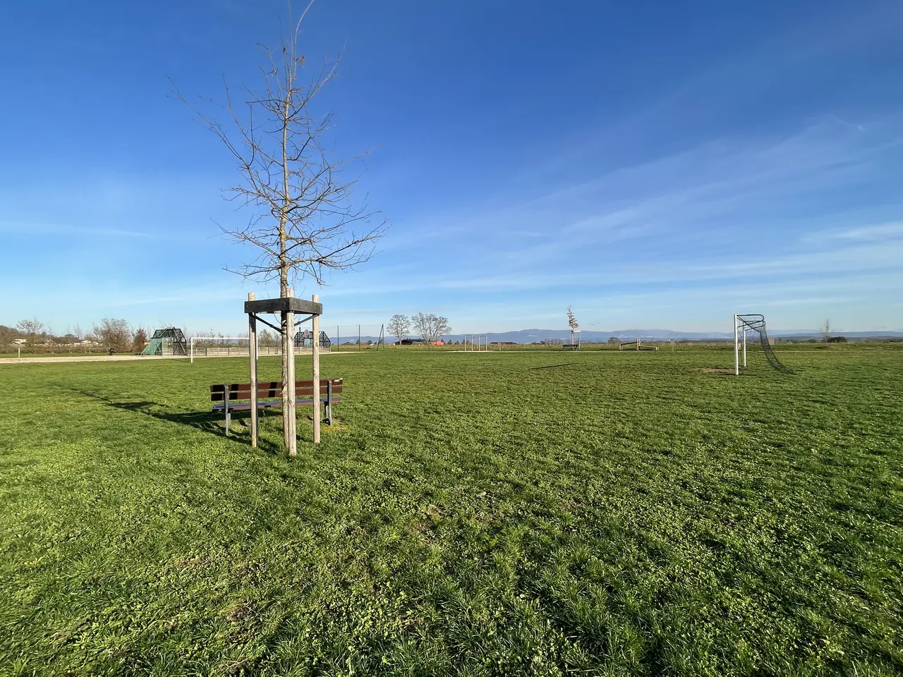 Base de loisirs (Bourg-Saint-Christophe) - terrain de foot