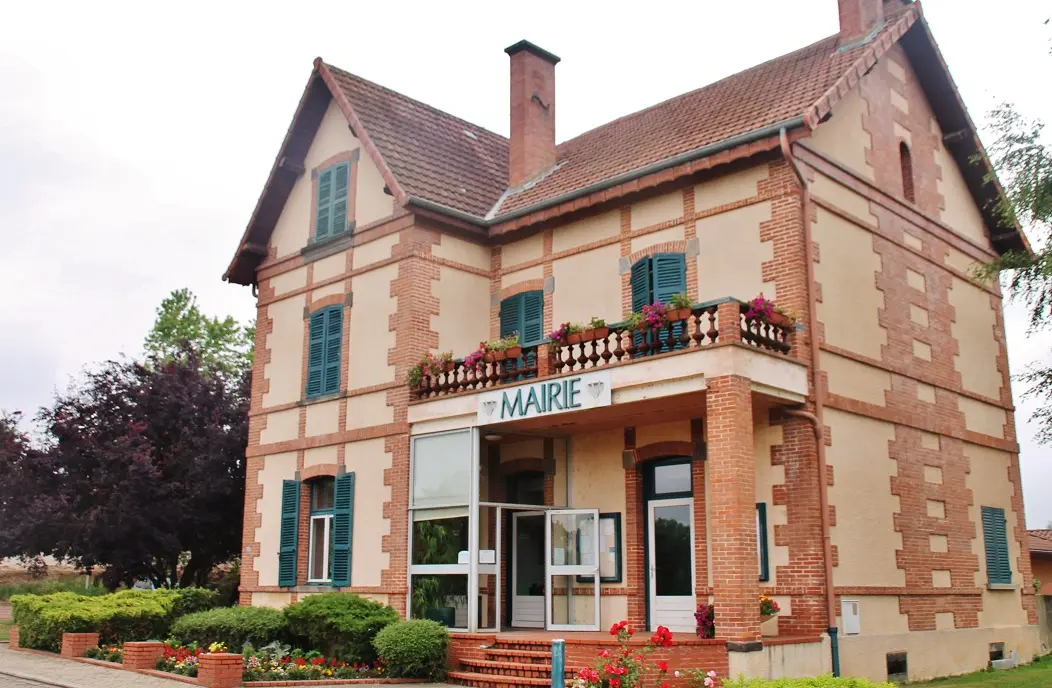 File:011 Briennon ( 42720 ).JPG
