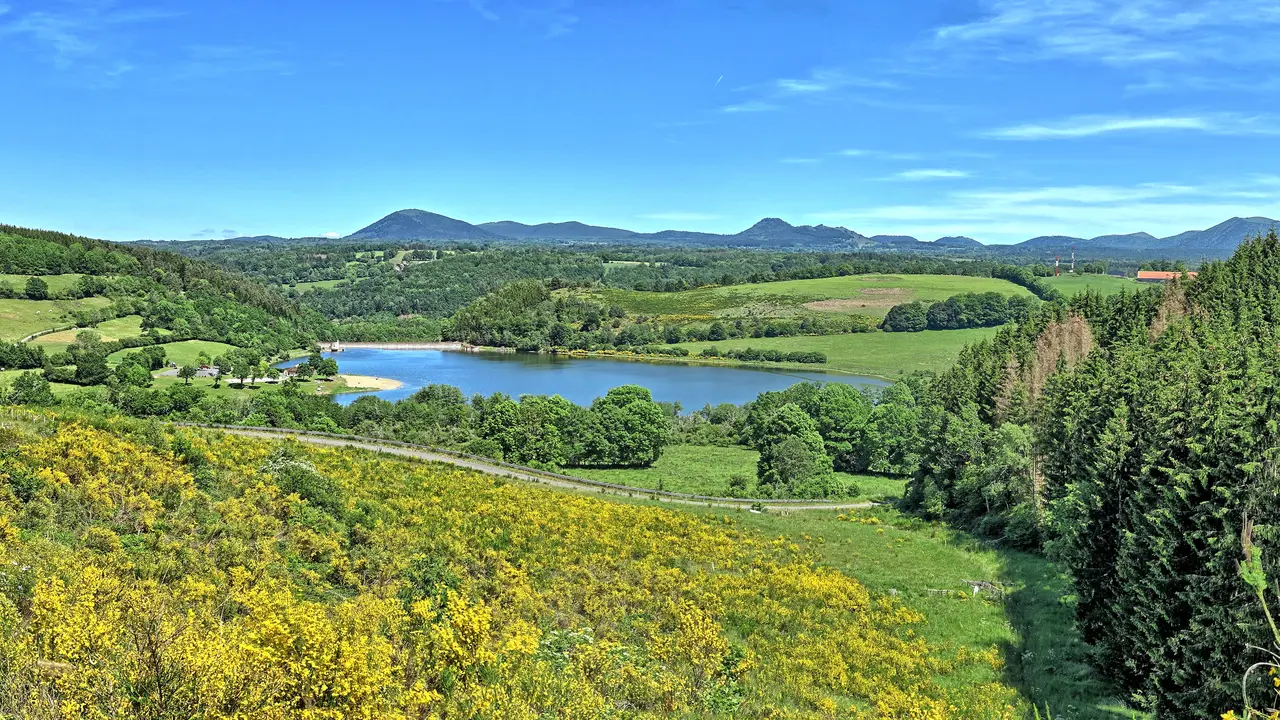 Bromont-Lamothe, le lac d'Anchald