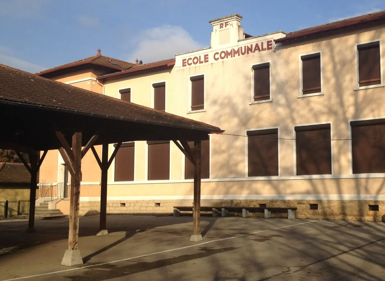 L'école de Cailloux-sur-Fontaines