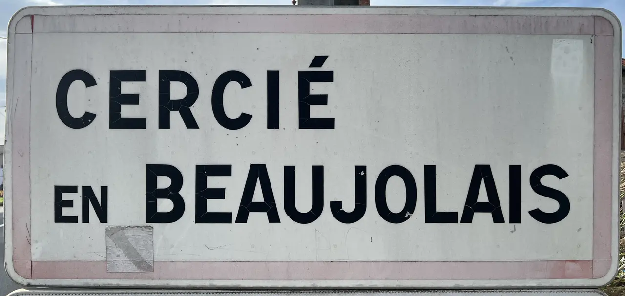 Panneau Entrée Cercié Beaujolais Route Beaujeu - Saint-Lager (FR69) - 2022-10-31 - 1