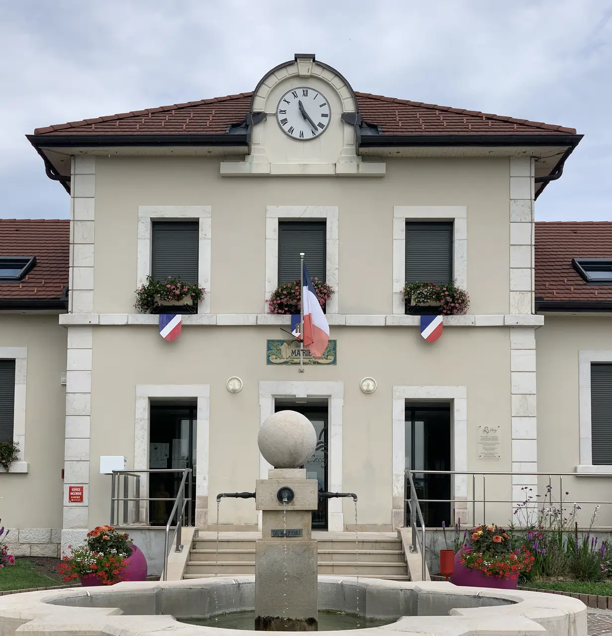 Mairie Cessy Ain 7