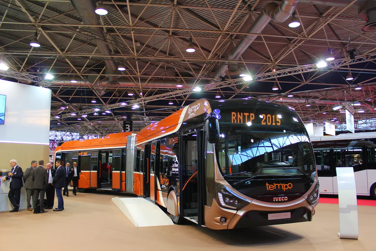 Iveco Bus Crealis 18 RNTP 2015 Eurexpo Lyon Chassieu Exposition