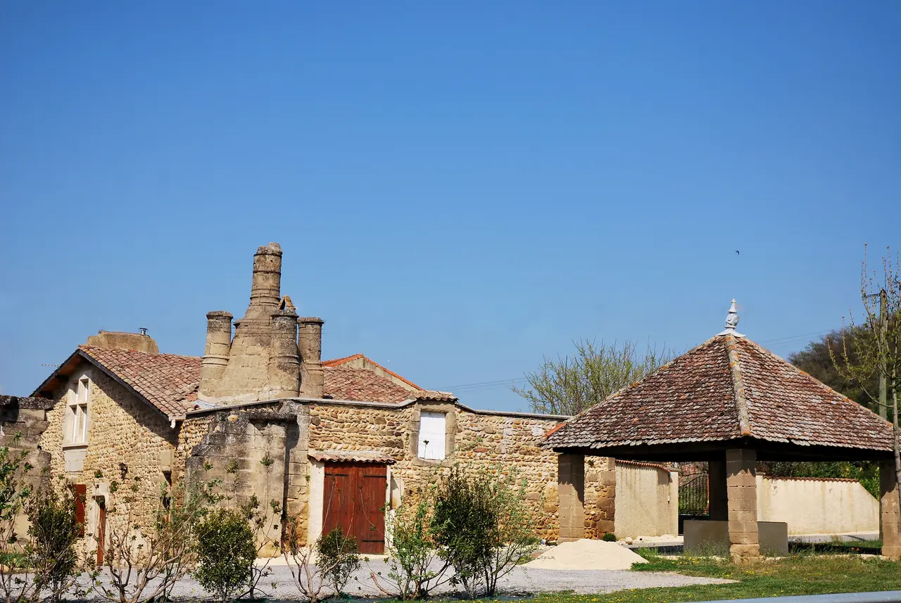 Châteauneuf sur isère,vieille cheminée de cuisine
