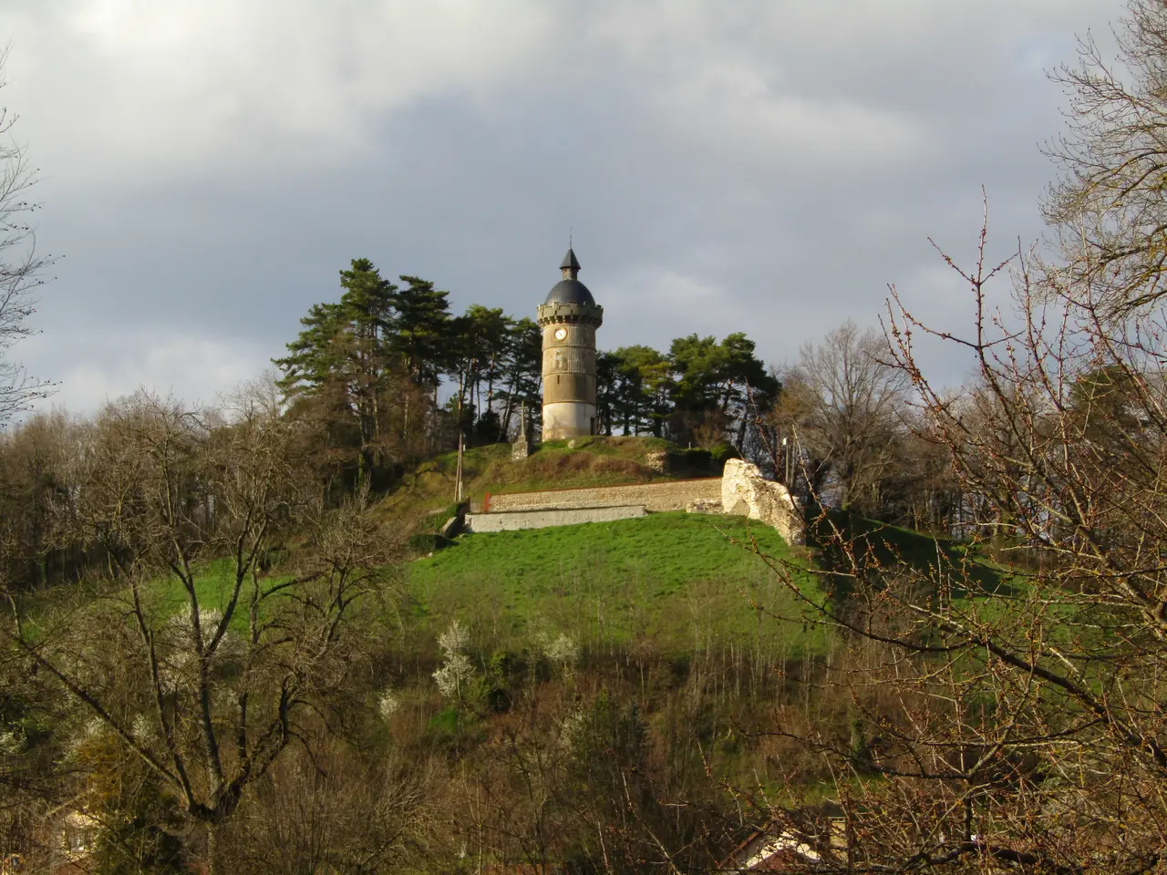 Tour du calvaire à Châtonnay