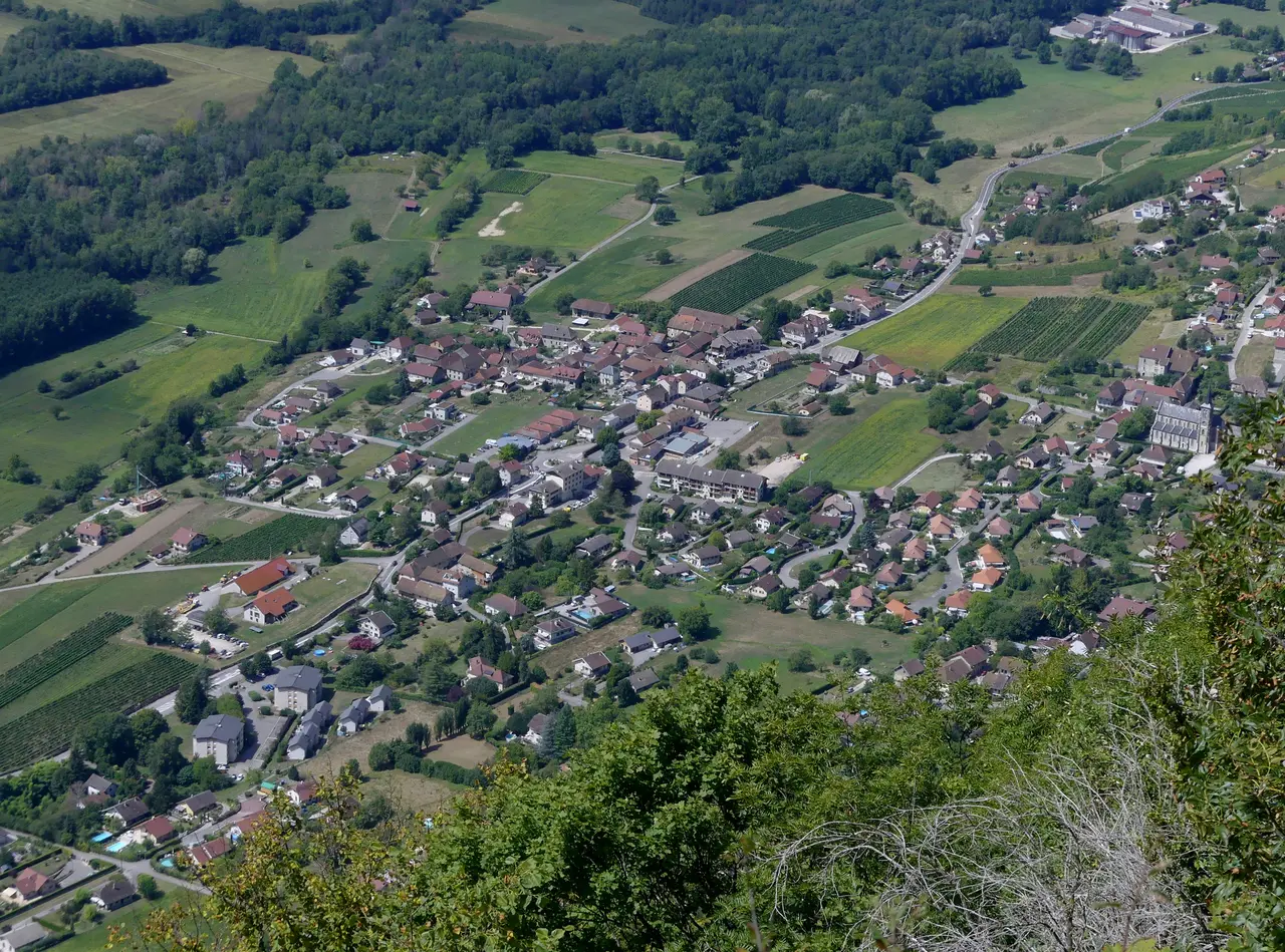Chindrieux vu de la montagne de Cessens (été 2020)