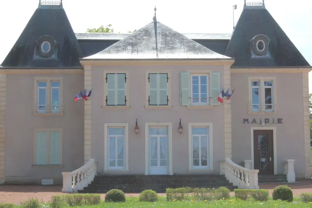 Mairie Commelle Vernay 2