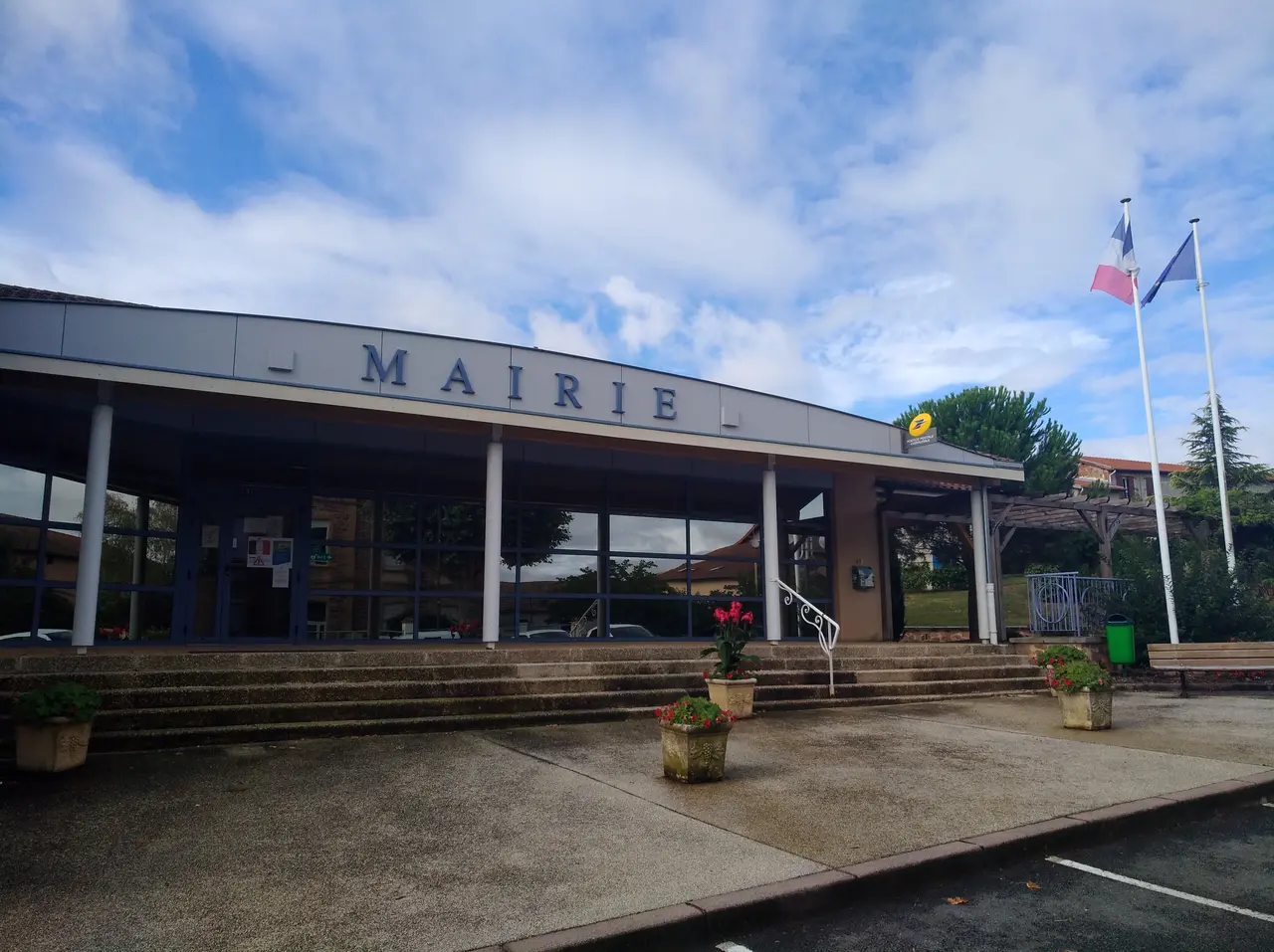Coutouvre - Mairie (août 2020)
