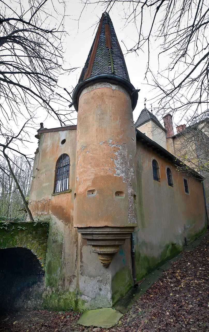 Couzon au Mont d'Or, château de la Guerrière (tourelle d'angle)