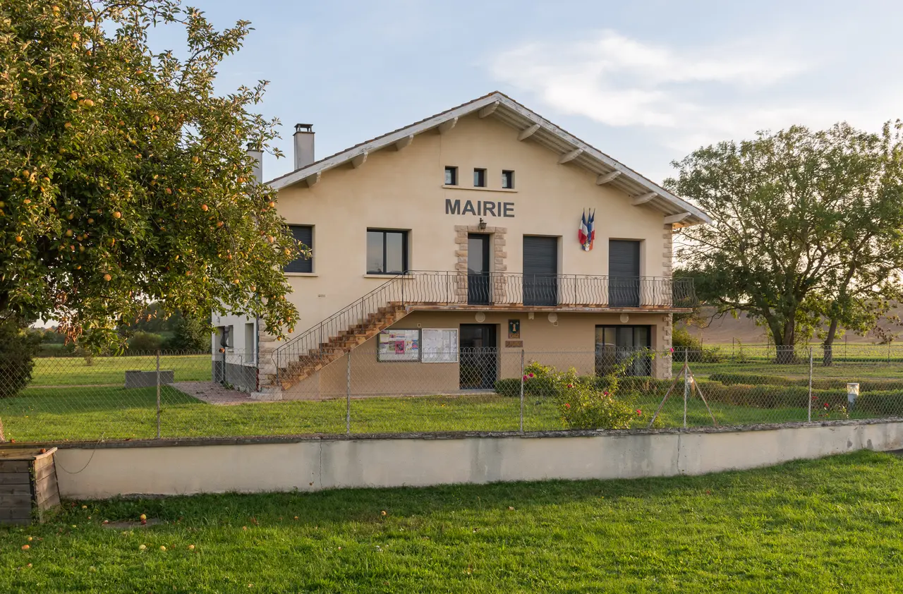 Town hall of Culhat (2)