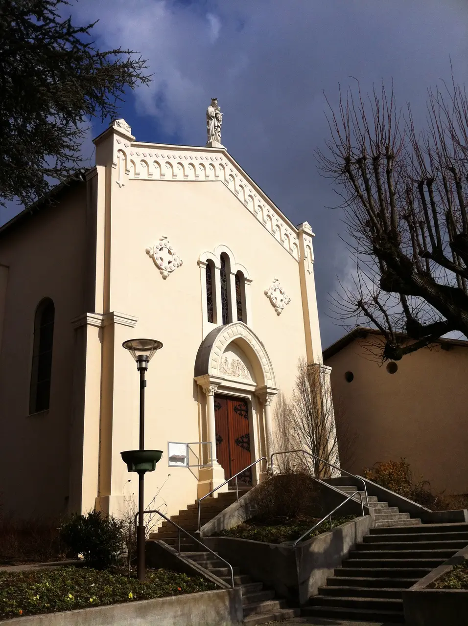 File:Church of Dagneux - 2.JPG