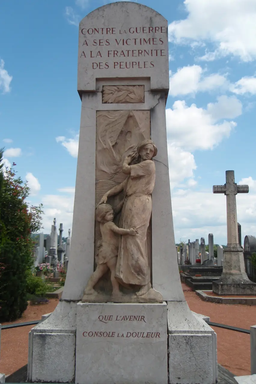 Dardilly, le monument aux morts pacifiste