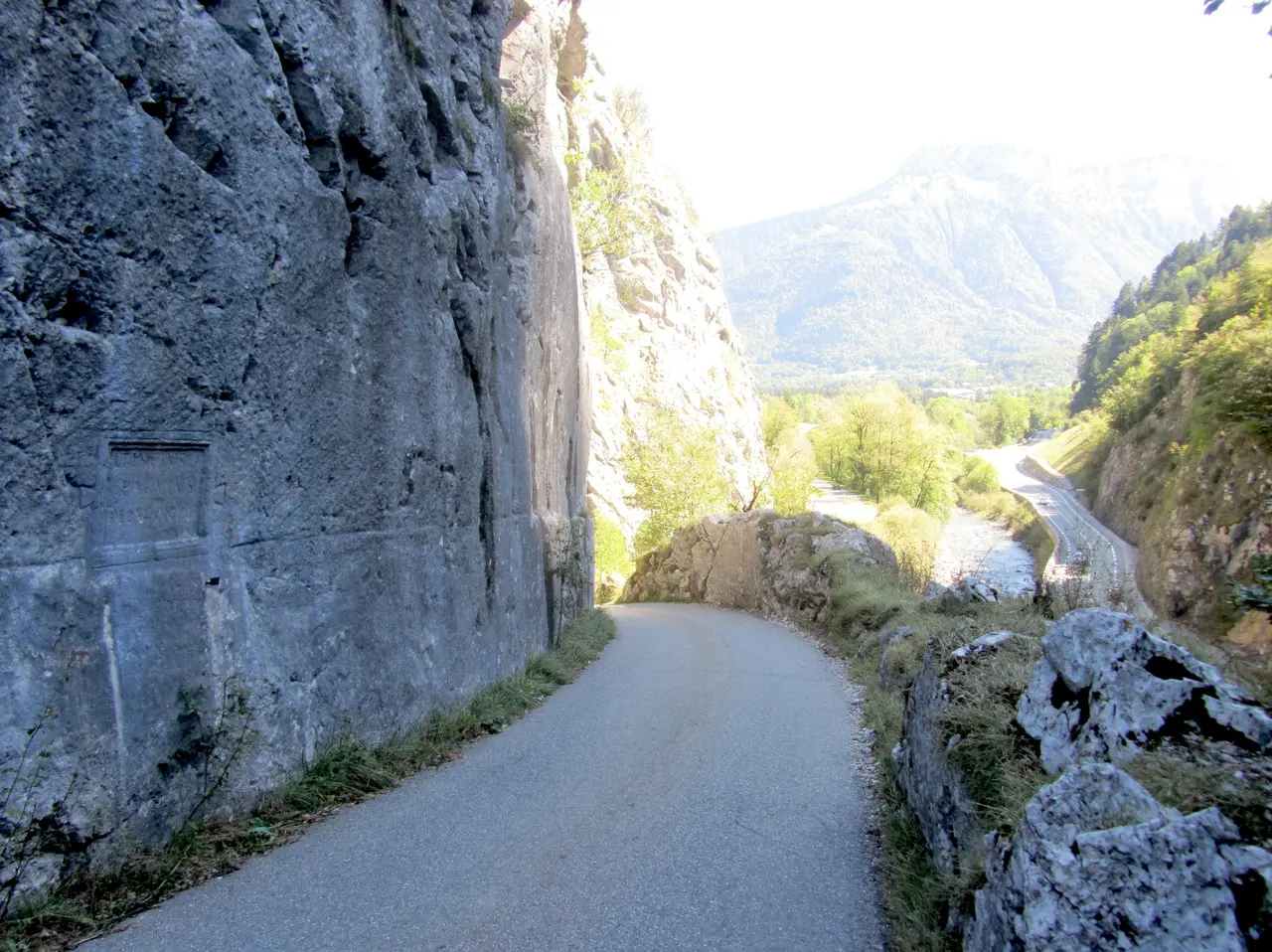 File:Voie Romain Dingy-Saint-Clair 2.jpg