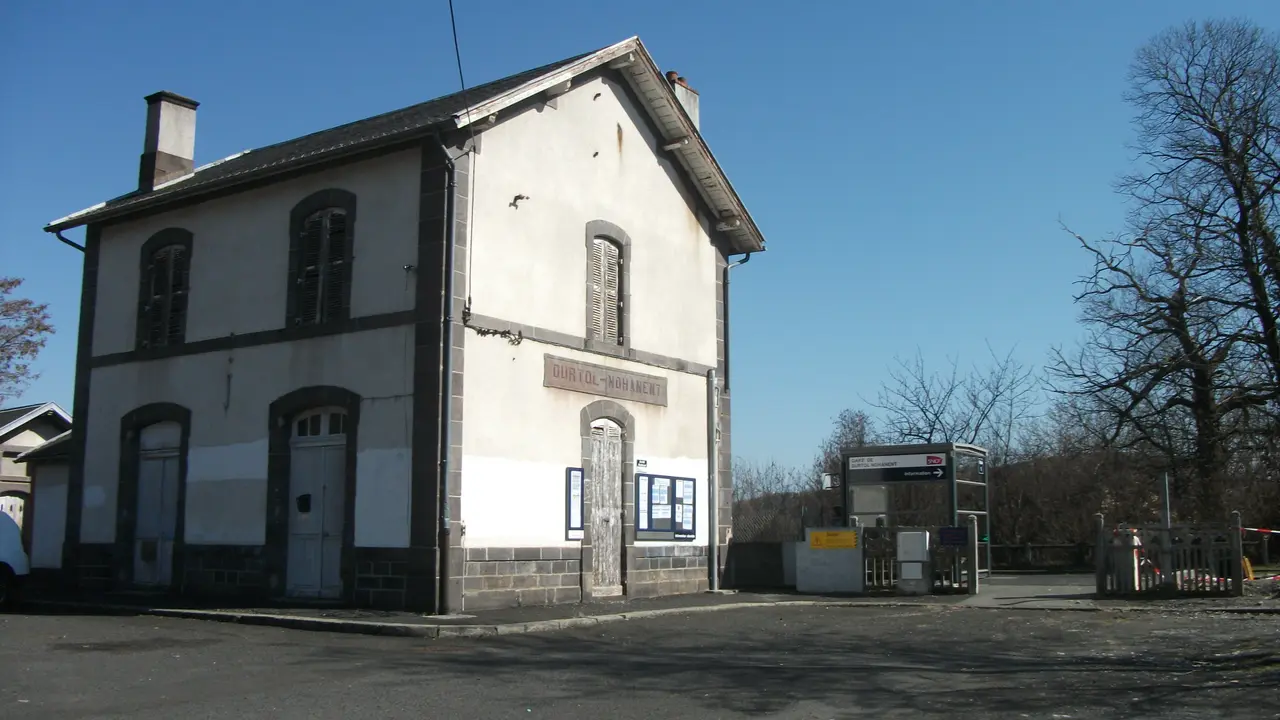 File:Gare de Durtol-Nohanent.JPG