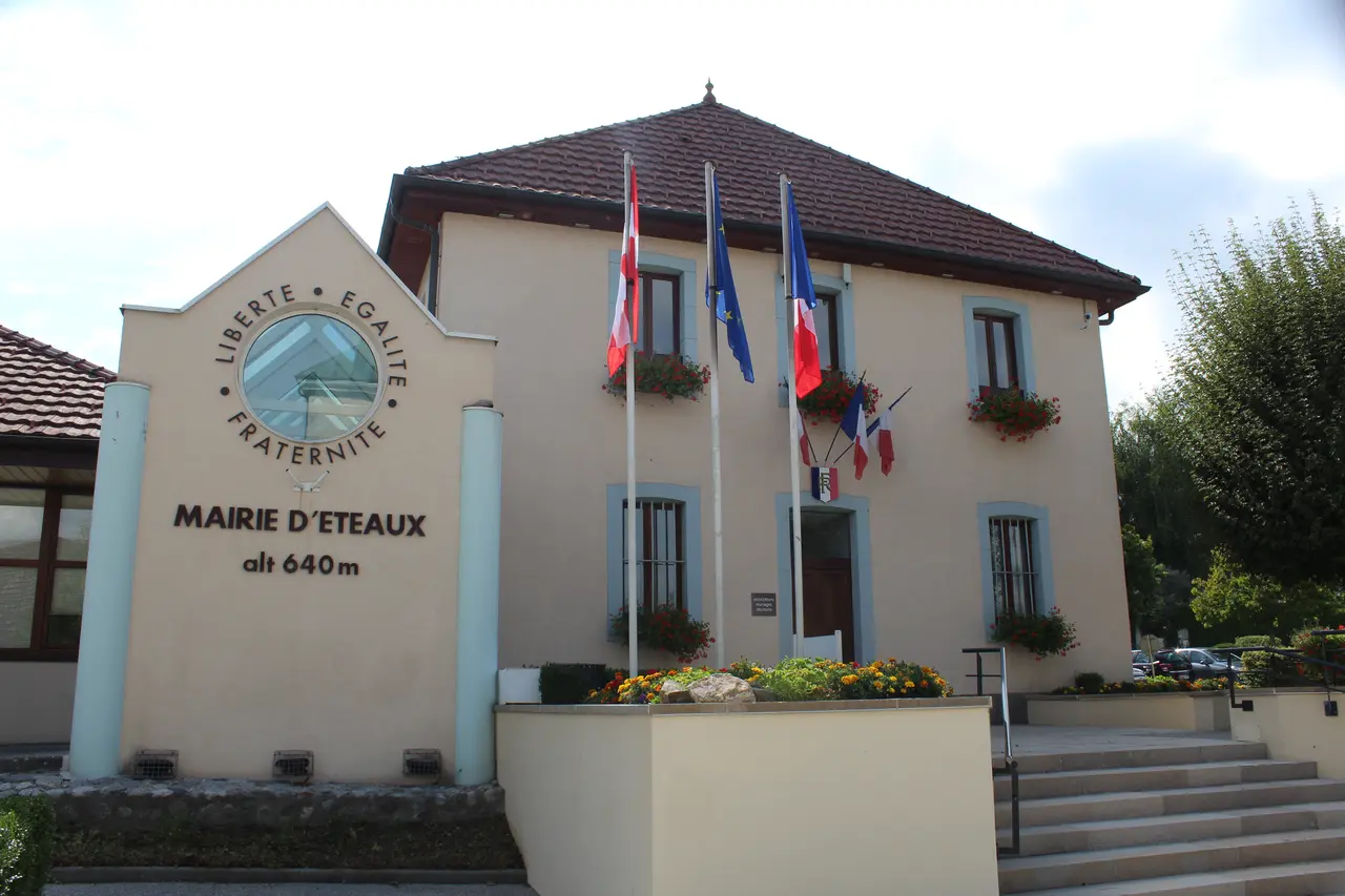 Mairie Eteaux 4