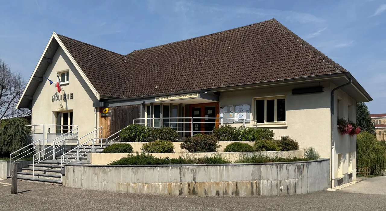 Mairie - Faverges-de-la-Tour (FR38) - 2025-08-26 - 2