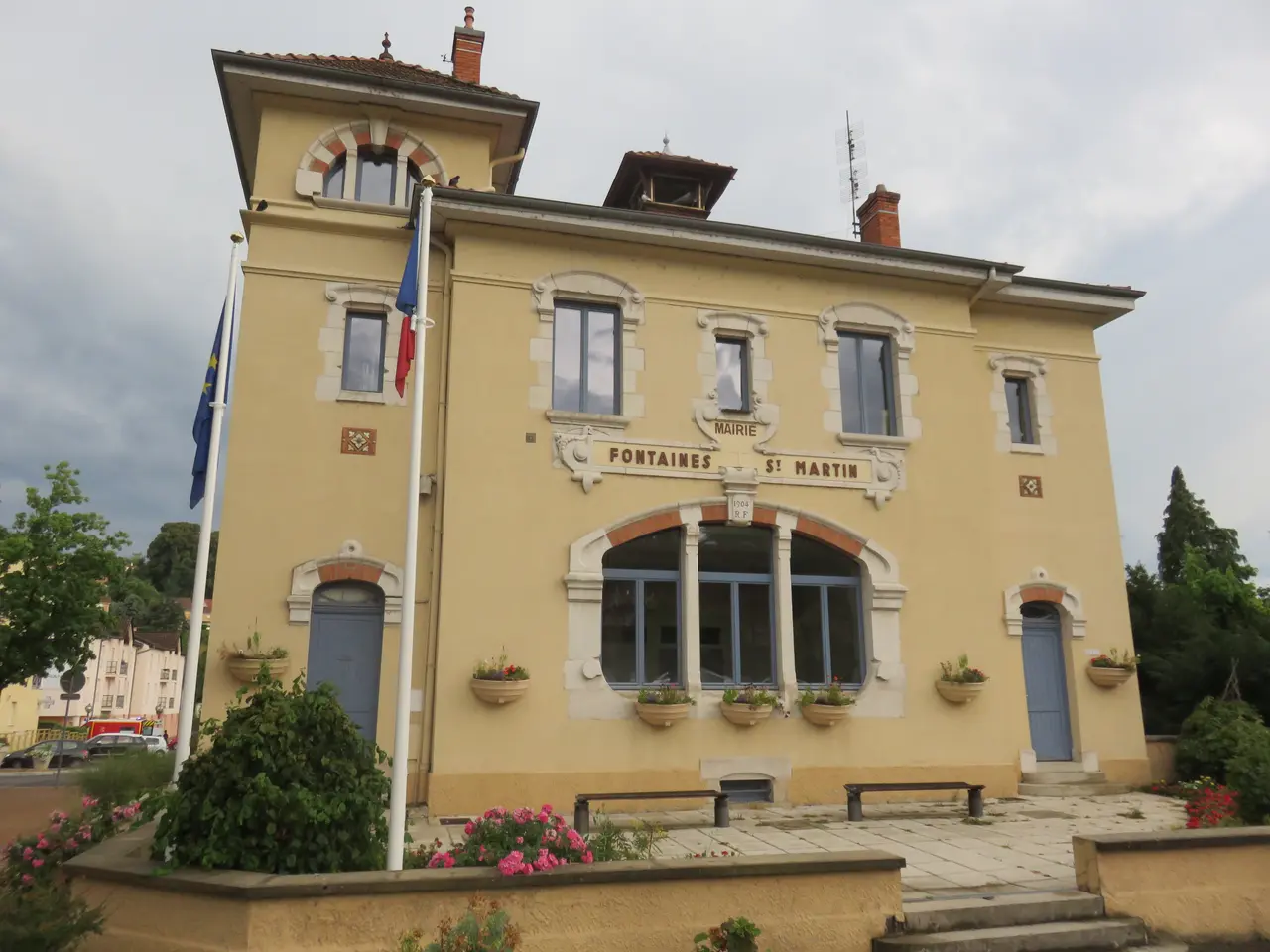 Fontaines-Saint-Martin - Mairie (juil 2018)