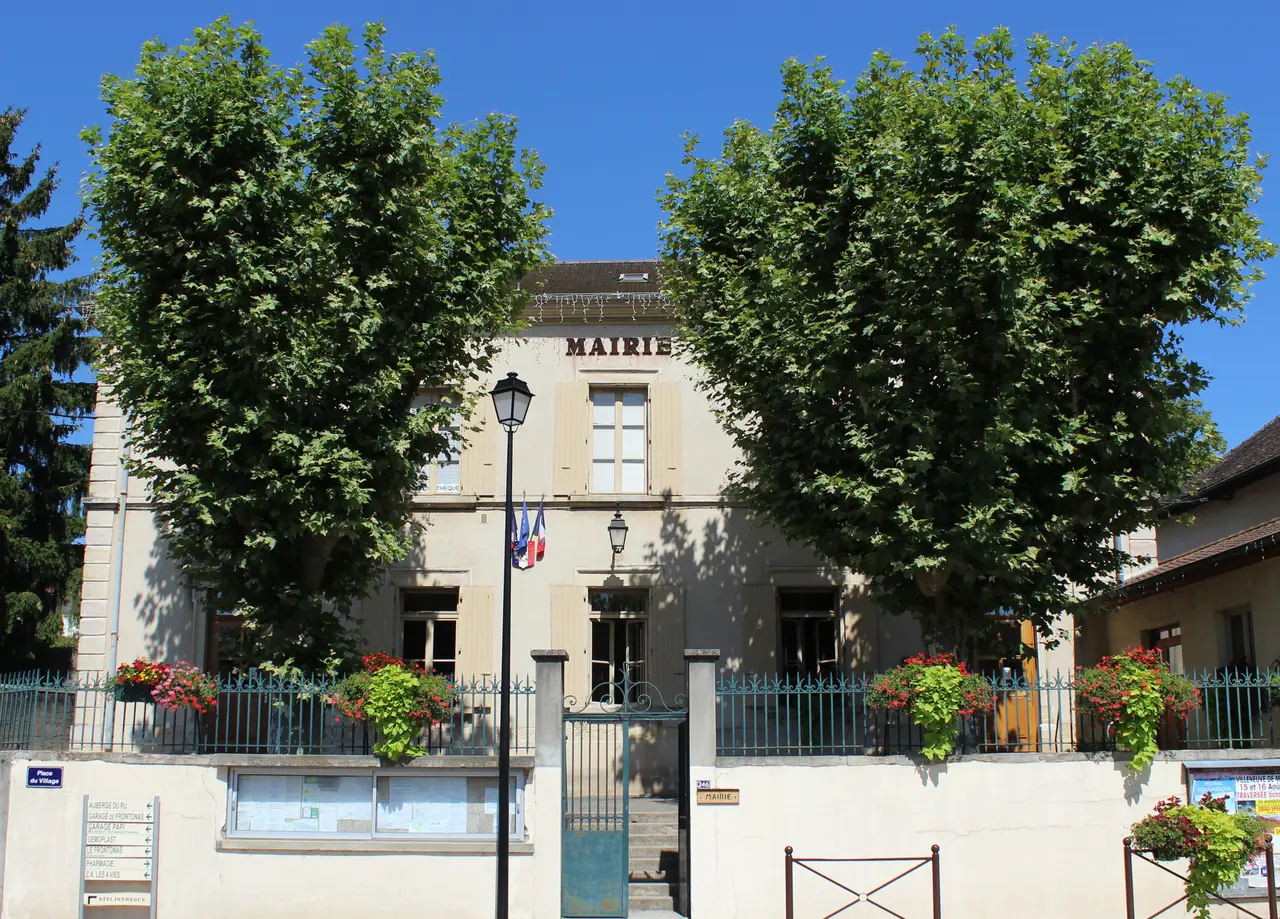 Frontonas - Mairie 2015