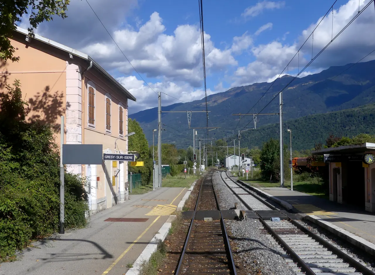 Gare de Grésy-sur-Isère dans l'après-midi (septembre 2022)
