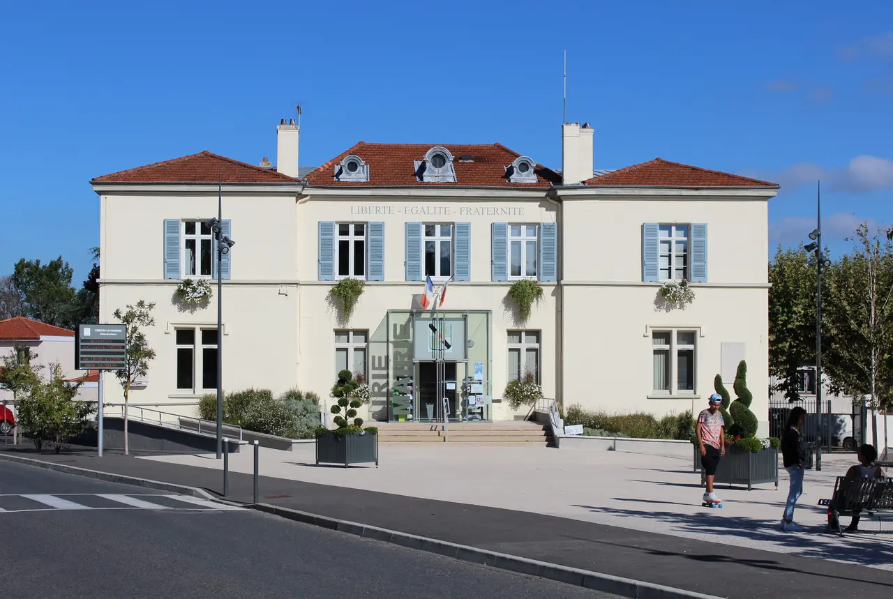 Grézieu-la-Varenne - Hôtel de ville