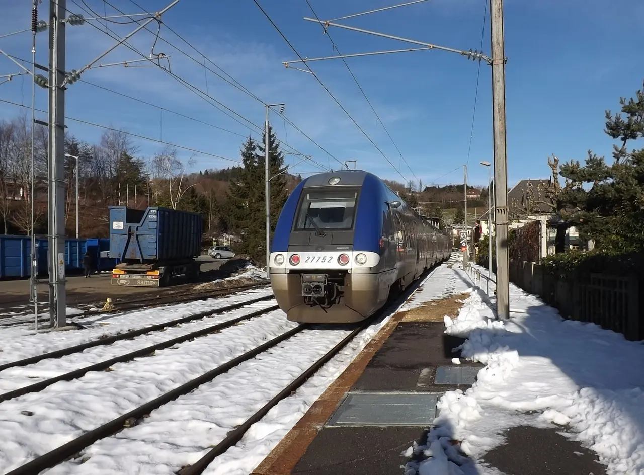 TER en gare de Groisy (2013)