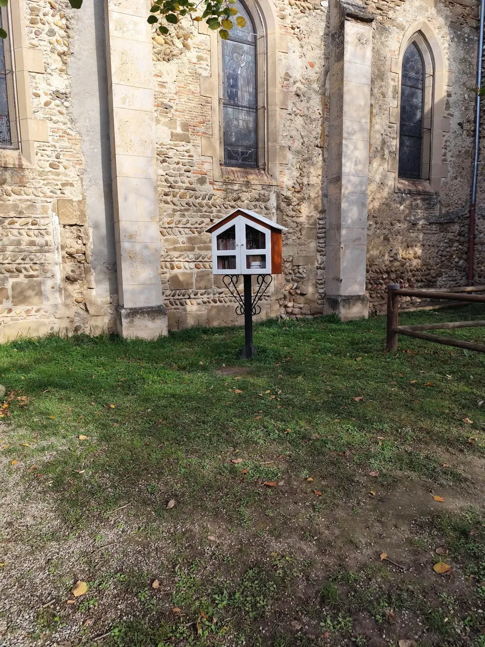 Jarcieu - église - boîte à livres