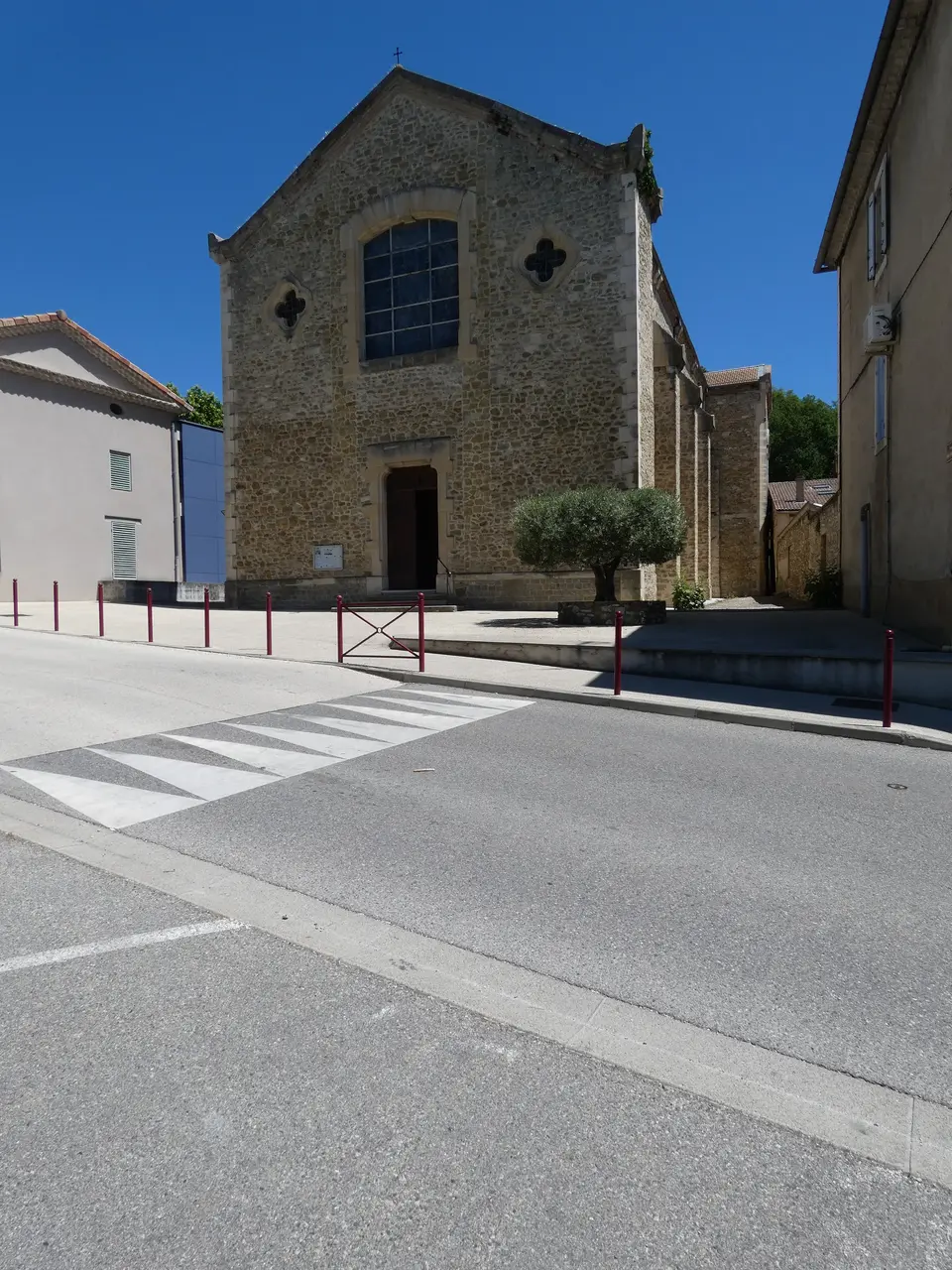La Bégude-de-Mazenc - Place Saint Sébastien - Église Saint Sébastien - Façade