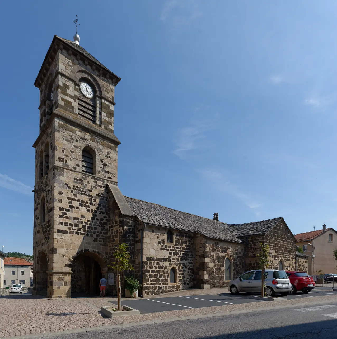 Église Saint-Pierre-aux-Liens de Laussonne 2017-08 n01