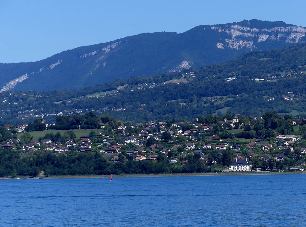 Centre de Tresserve depuis Le Bourget-du-Lac (août 2025)