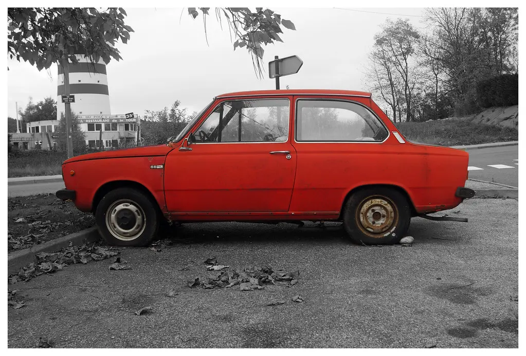 Automobile daf rouge, le Chambon Feugerolles