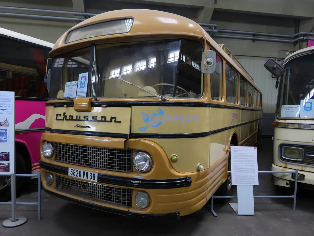 Chausson Saviem SC 3 (vue avant gauche) - Autocars Janin (Le Pont-de-Claix * printemps 2019)